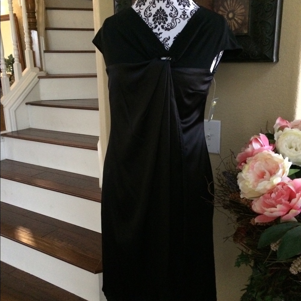NWT Taylor black cocktail dress
